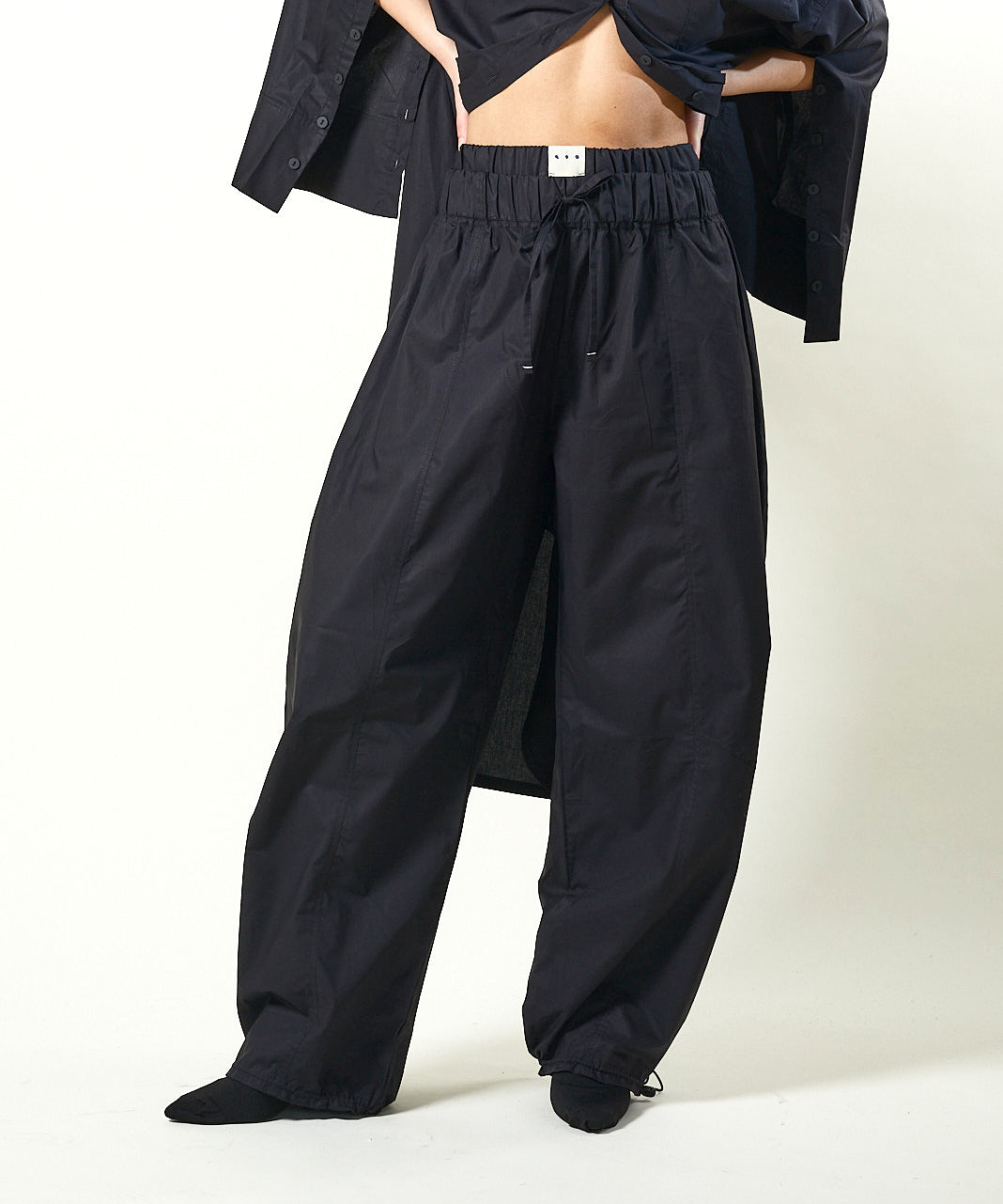 Pantalón popelín con cinturilla doble