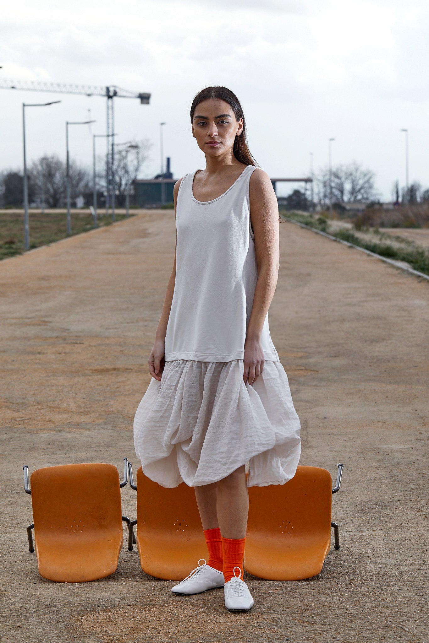 Vestido midi de felpa con falda globo